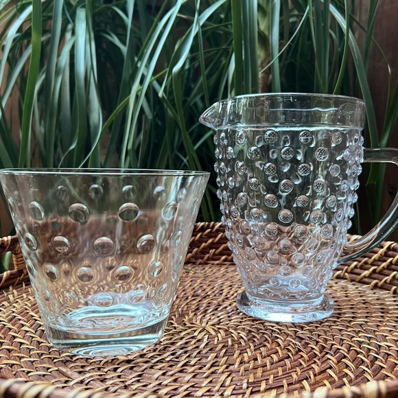 Large 40.5 oz Glass Hobnail Pitcher - Picture 4 of 13